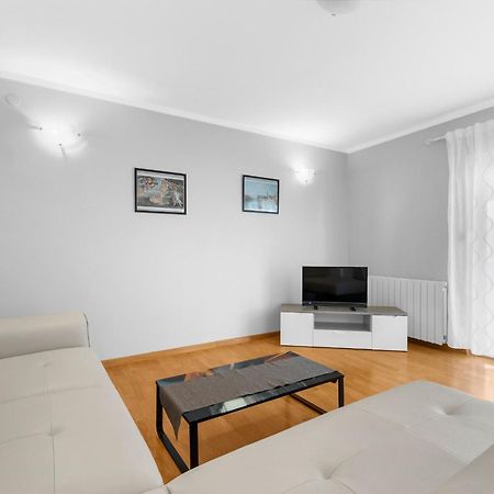 פורץ Villa Hope - Apartments With Shared Pool חדר תמונה