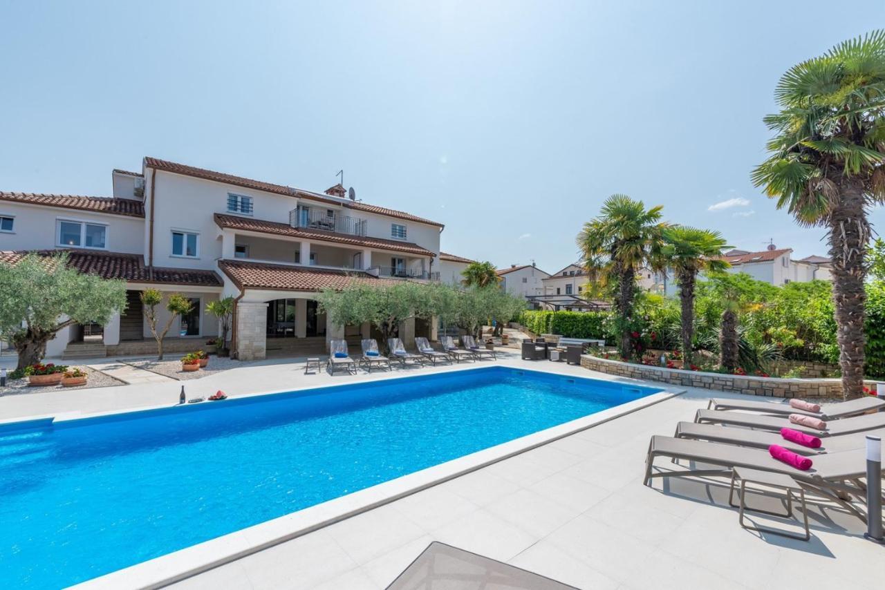 פורץ Villa Hope - Apartments With Shared Pool מראה חיצוני תמונה