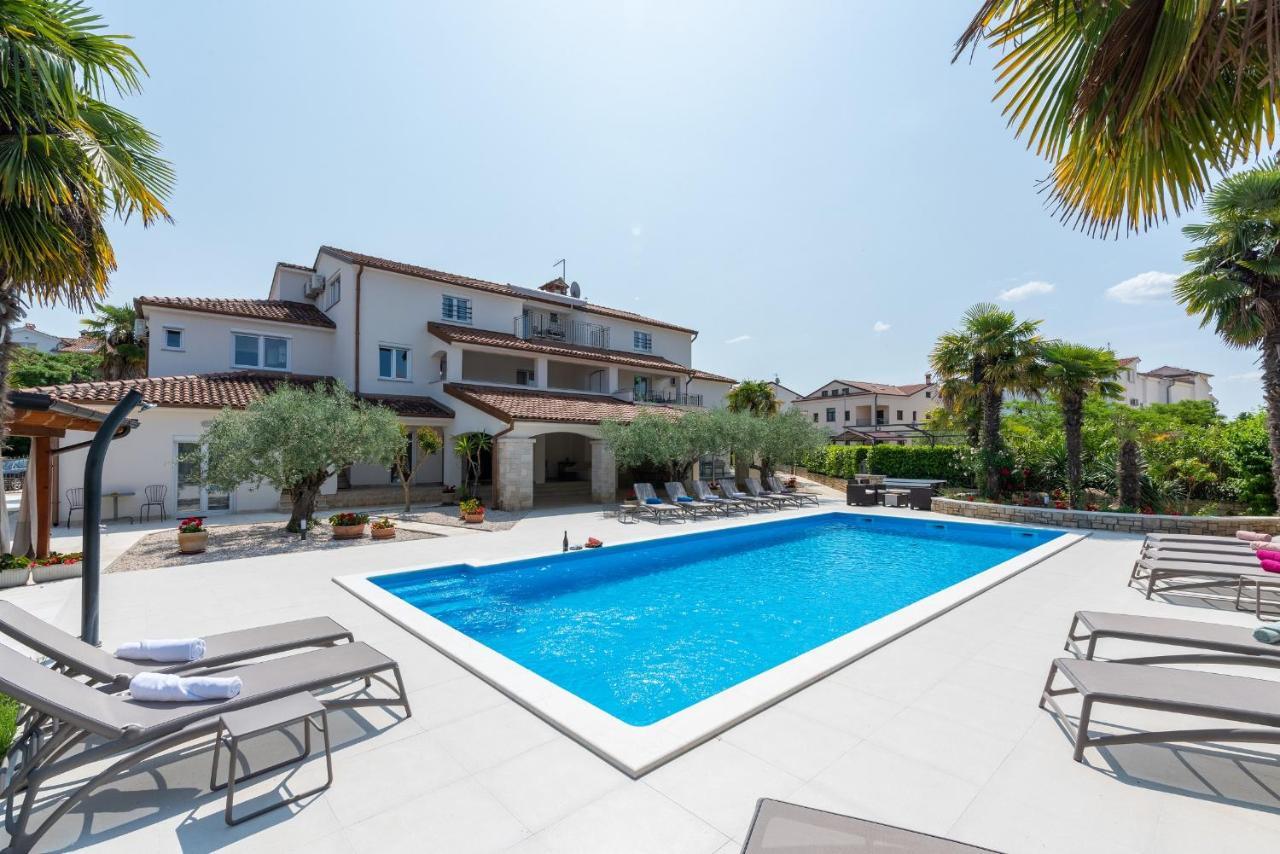 פורץ Villa Hope - Apartments With Shared Pool מראה חיצוני תמונה