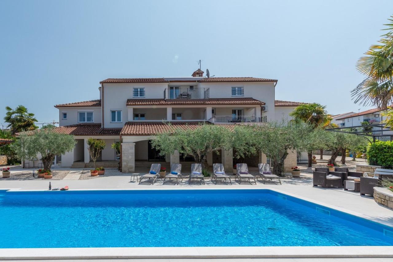 פורץ Villa Hope - Apartments With Shared Pool מראה חיצוני תמונה