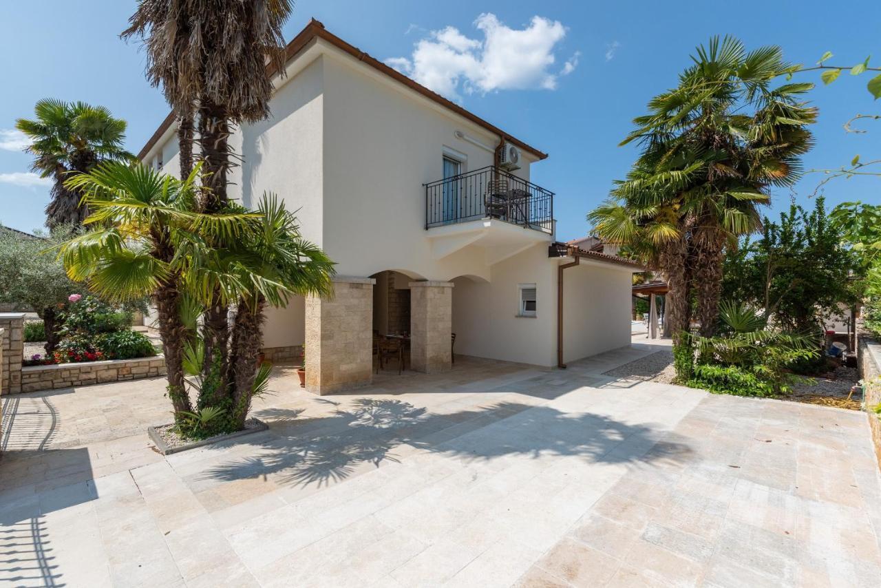 פורץ Villa Hope - Apartments With Shared Pool מראה חיצוני תמונה