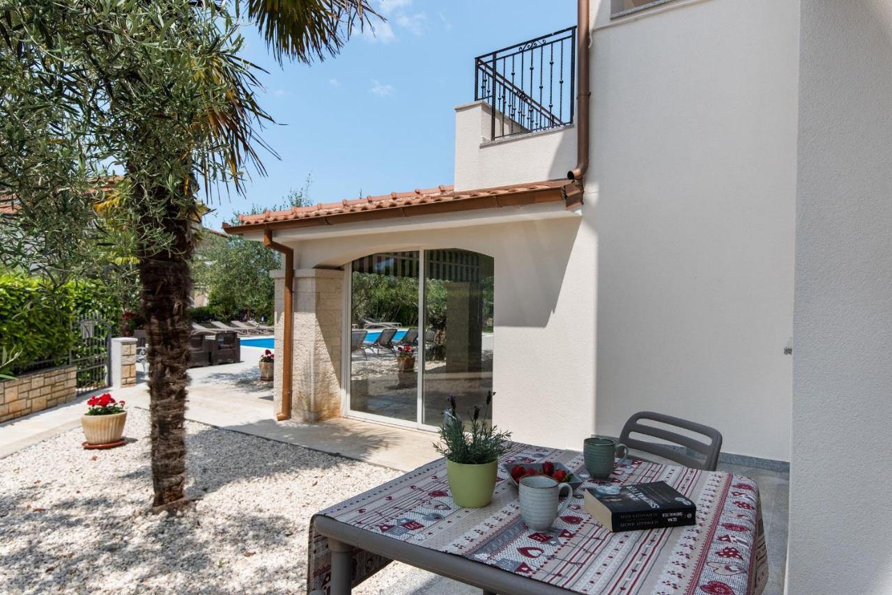 פורץ Villa Hope - Apartments With Shared Pool מראה חיצוני תמונה