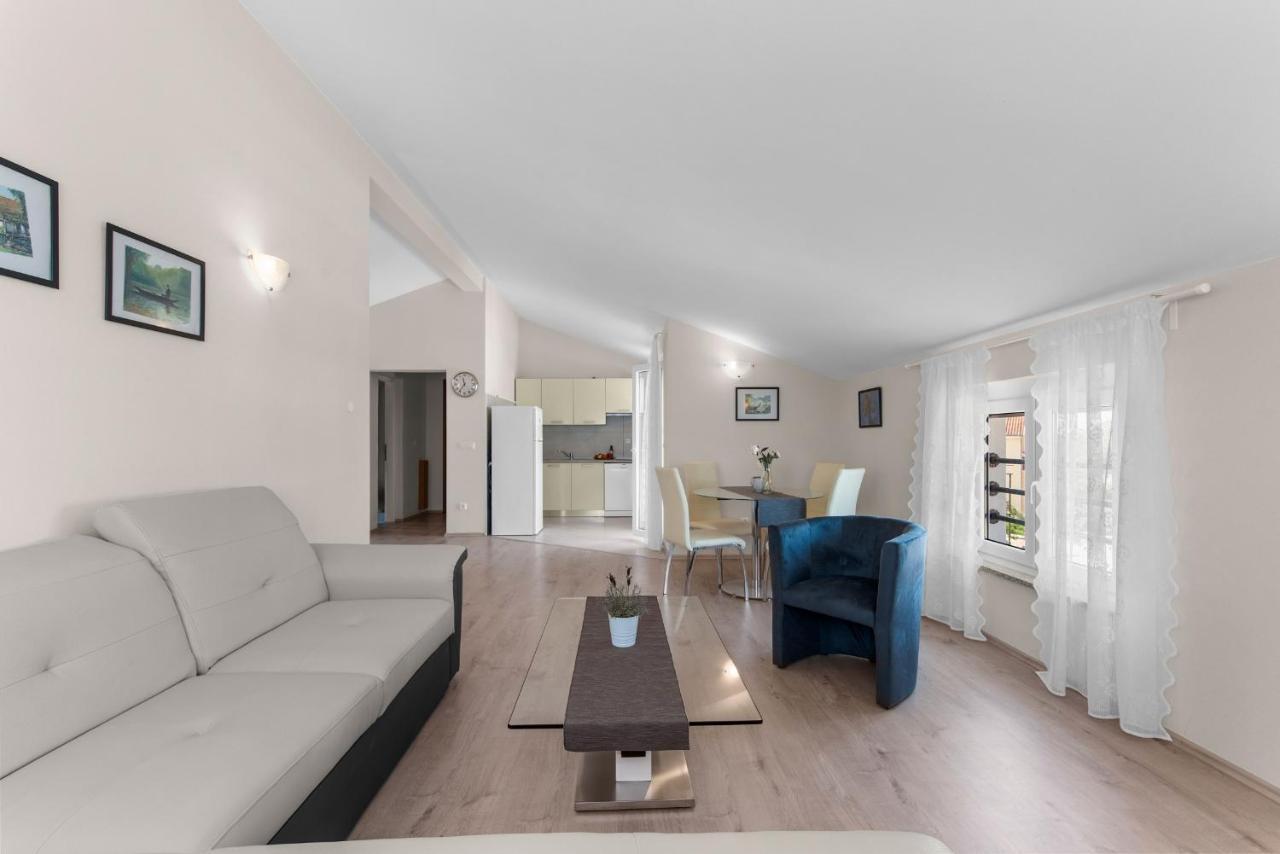 פורץ Villa Hope - Apartments With Shared Pool מראה חיצוני תמונה