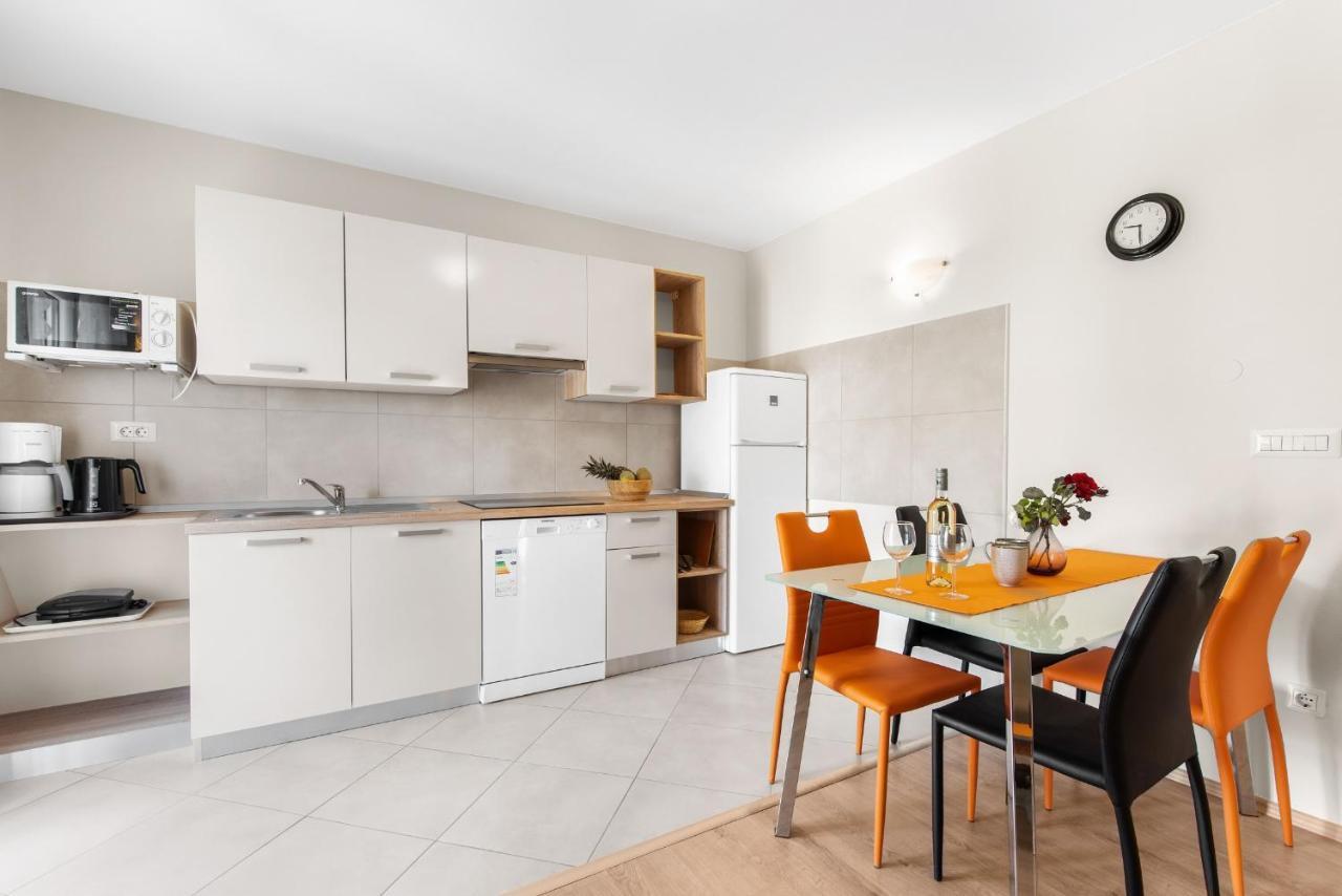 פורץ Villa Hope - Apartments With Shared Pool מראה חיצוני תמונה