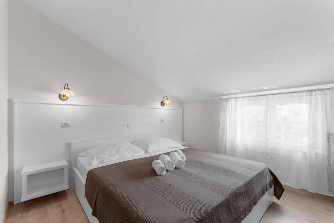 פורץ Villa Hope - Apartments With Shared Pool מראה חיצוני תמונה