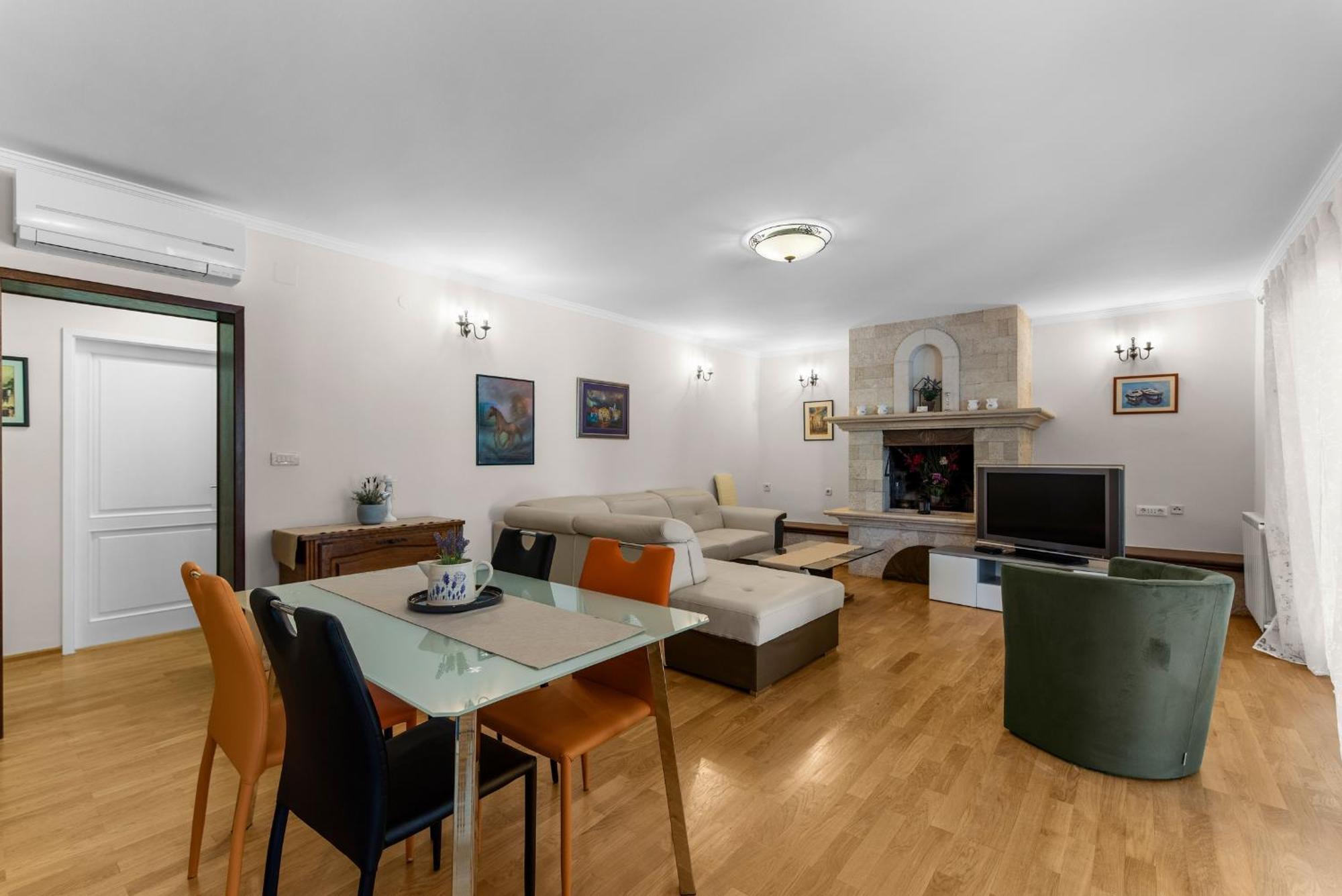 פורץ Villa Hope - Apartments With Shared Pool חדר תמונה