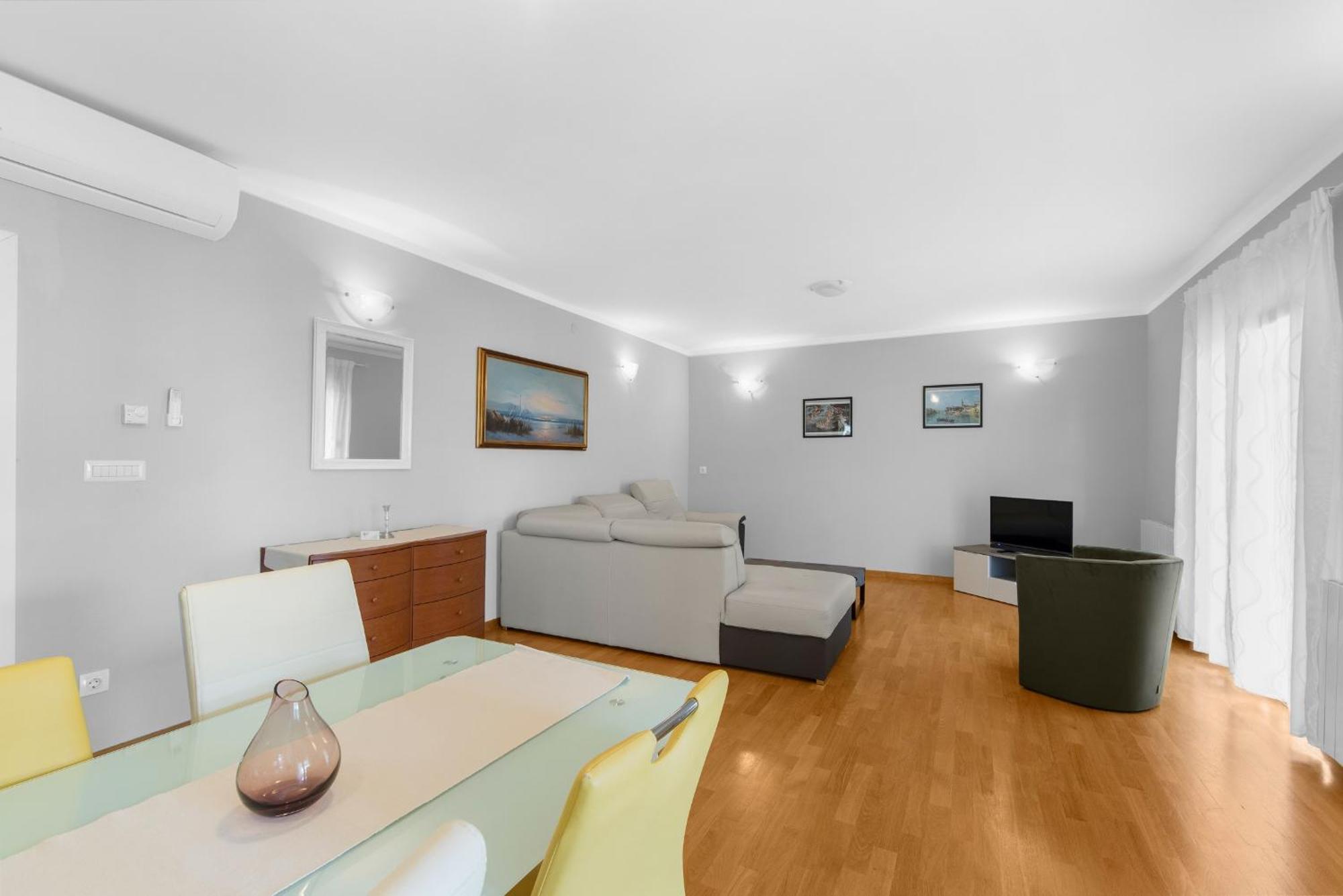 פורץ Villa Hope - Apartments With Shared Pool חדר תמונה