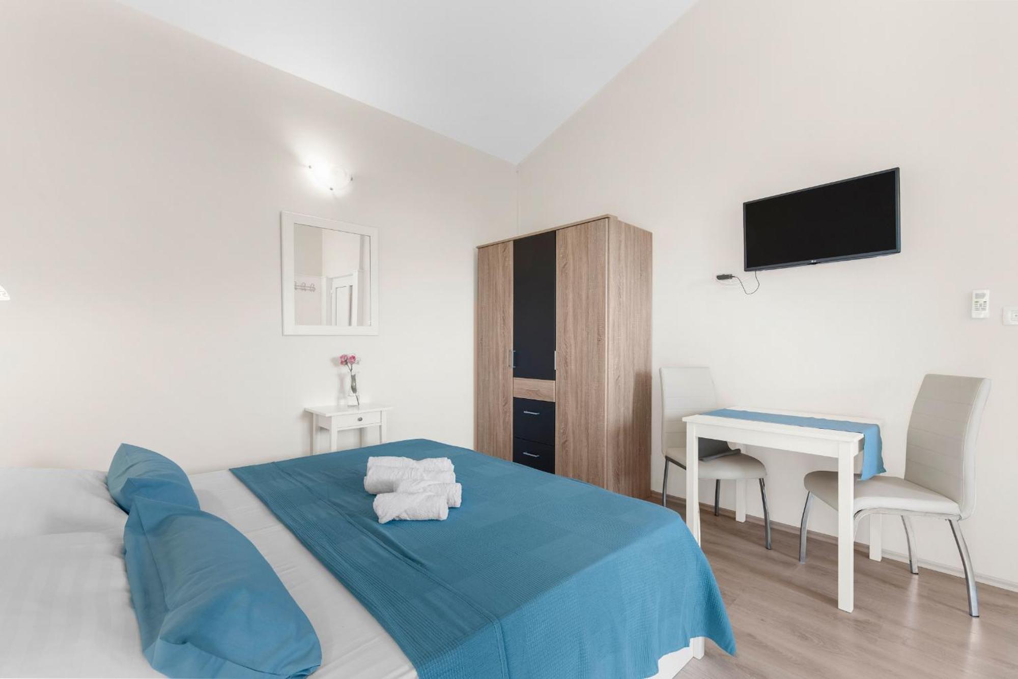 פורץ Villa Hope - Apartments With Shared Pool חדר תמונה