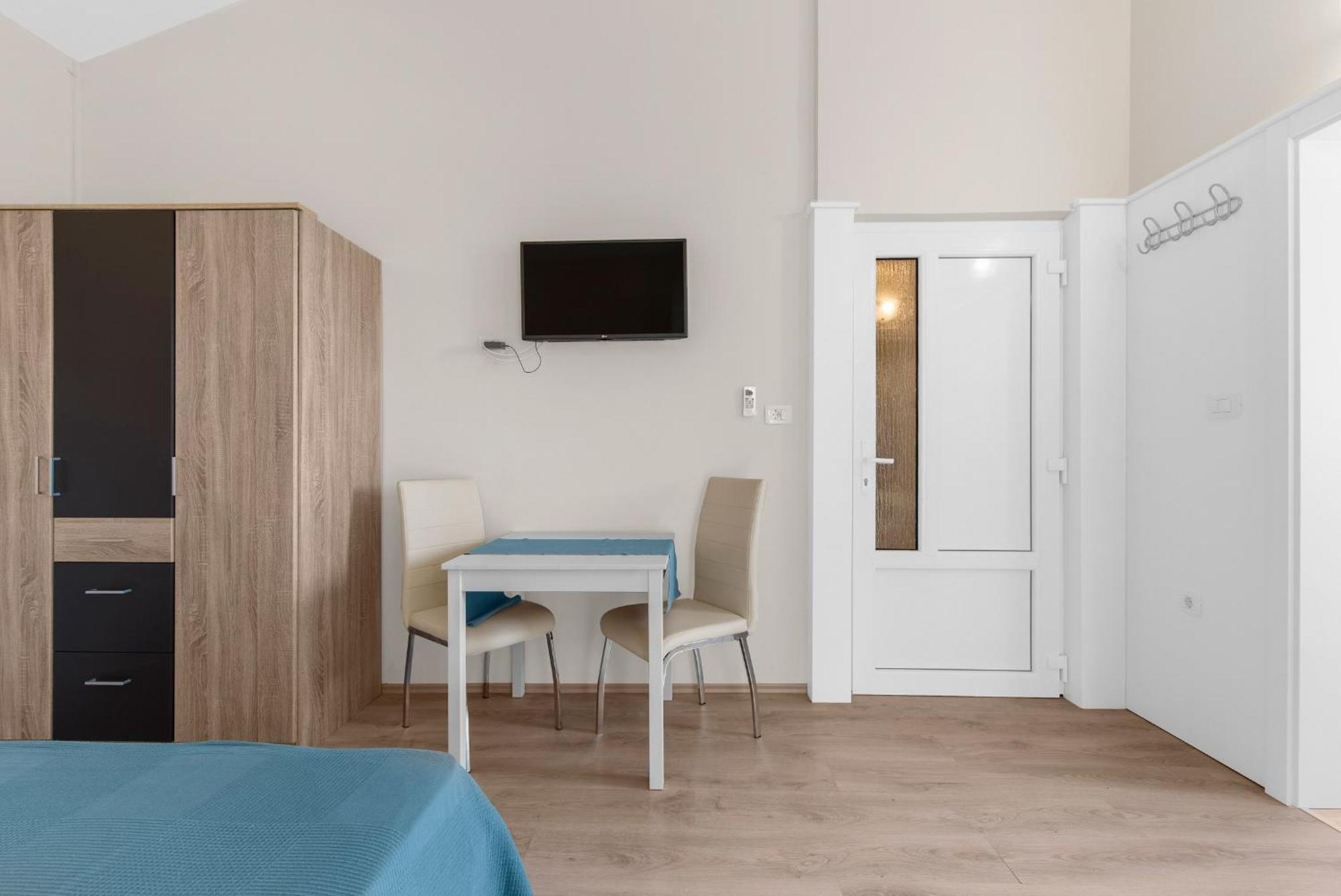 פורץ Villa Hope - Apartments With Shared Pool חדר תמונה