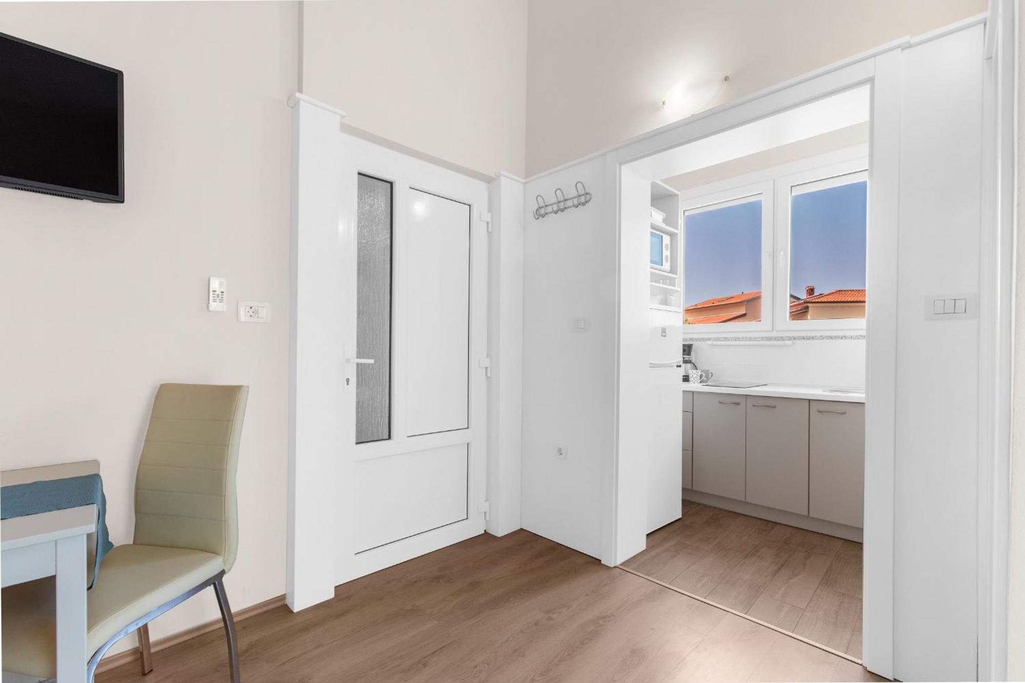 פורץ Villa Hope - Apartments With Shared Pool חדר תמונה