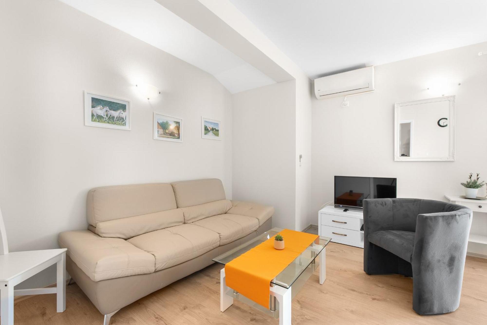 פורץ Villa Hope - Apartments With Shared Pool חדר תמונה