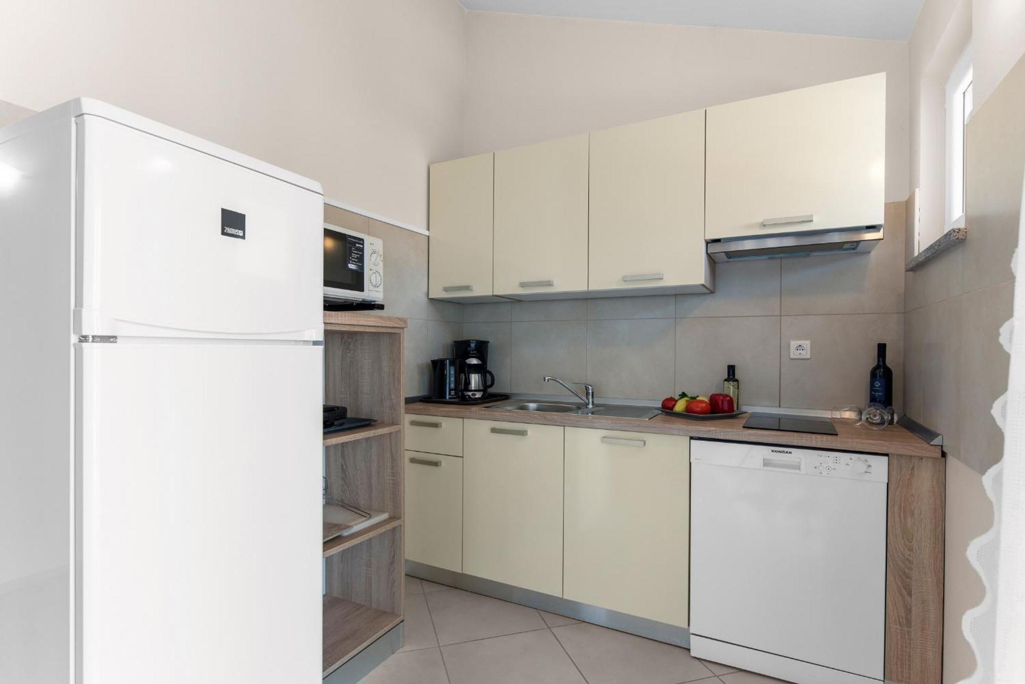 פורץ Villa Hope - Apartments With Shared Pool חדר תמונה