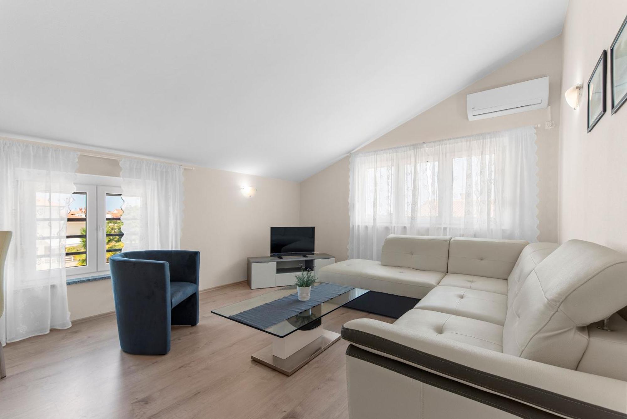 פורץ Villa Hope - Apartments With Shared Pool חדר תמונה