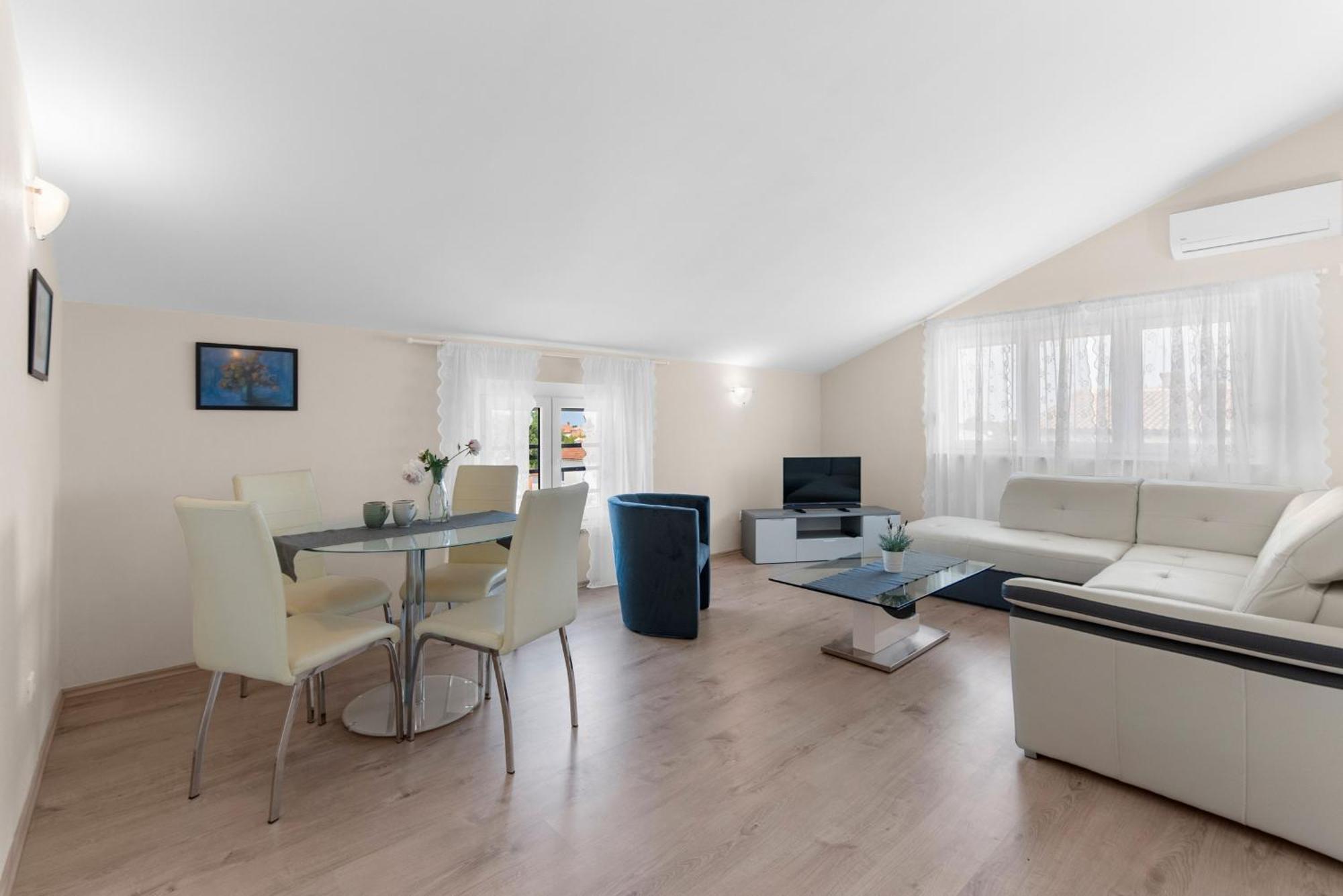 פורץ Villa Hope - Apartments With Shared Pool חדר תמונה