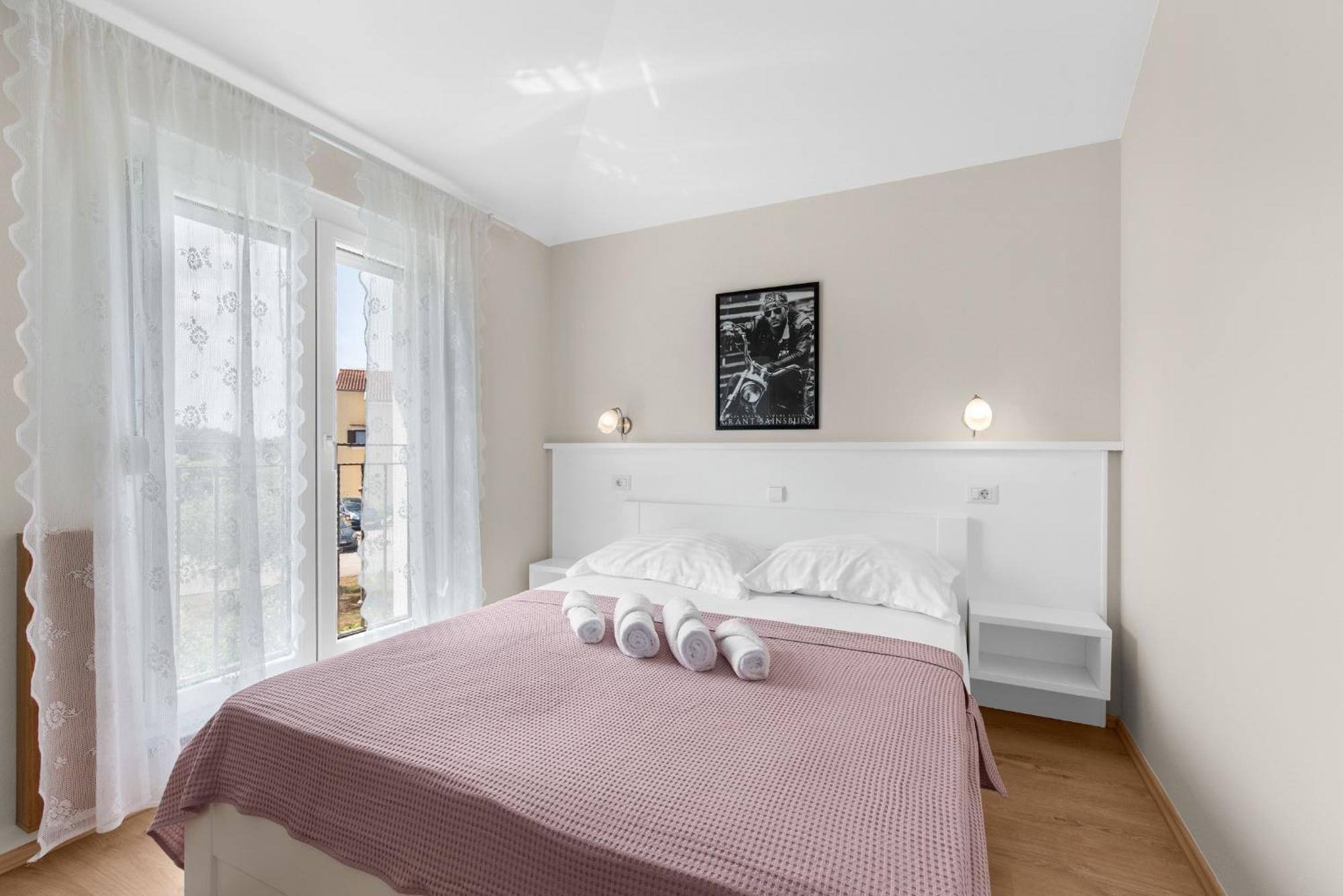 פורץ Villa Hope - Apartments With Shared Pool חדר תמונה
