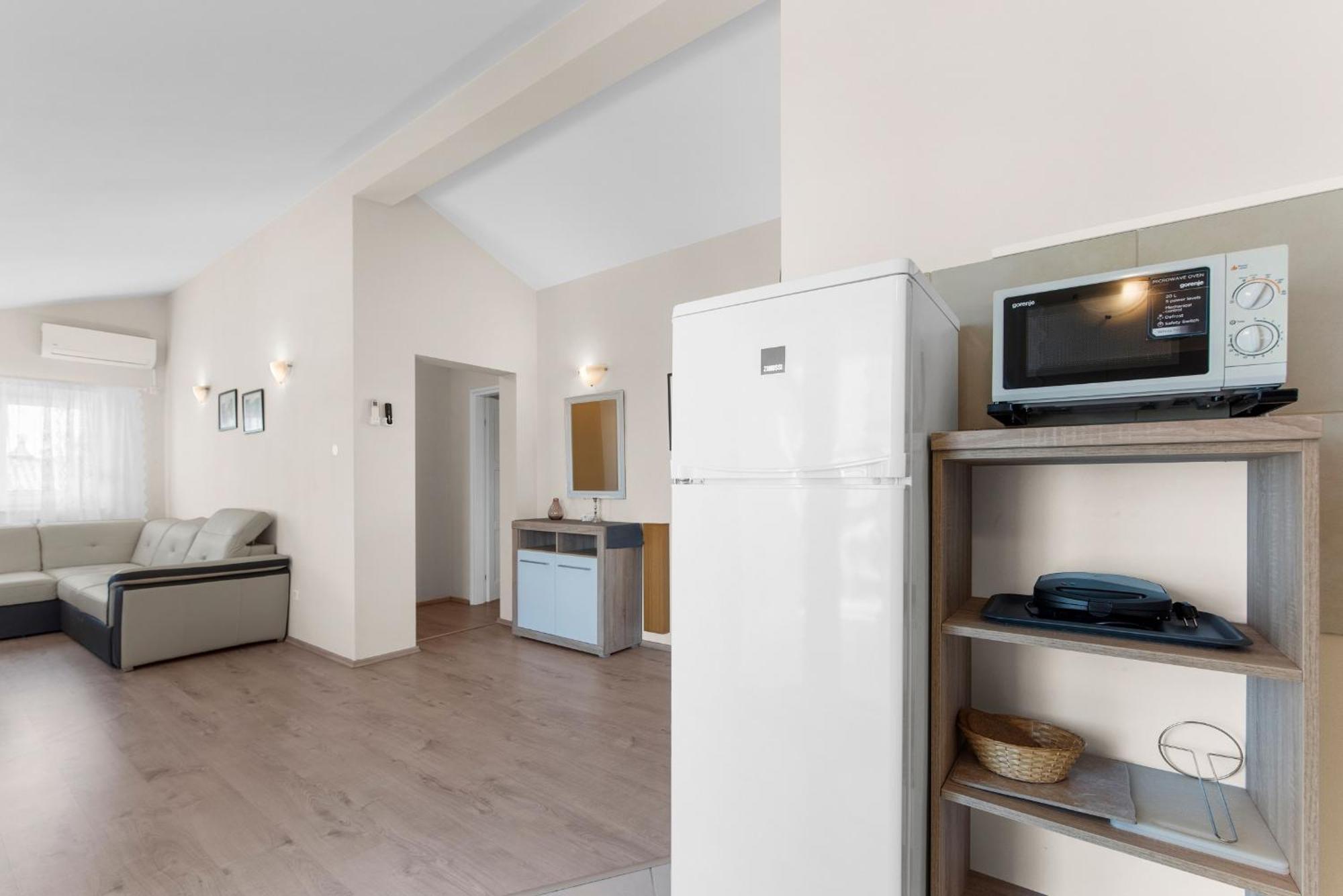 פורץ Villa Hope - Apartments With Shared Pool חדר תמונה