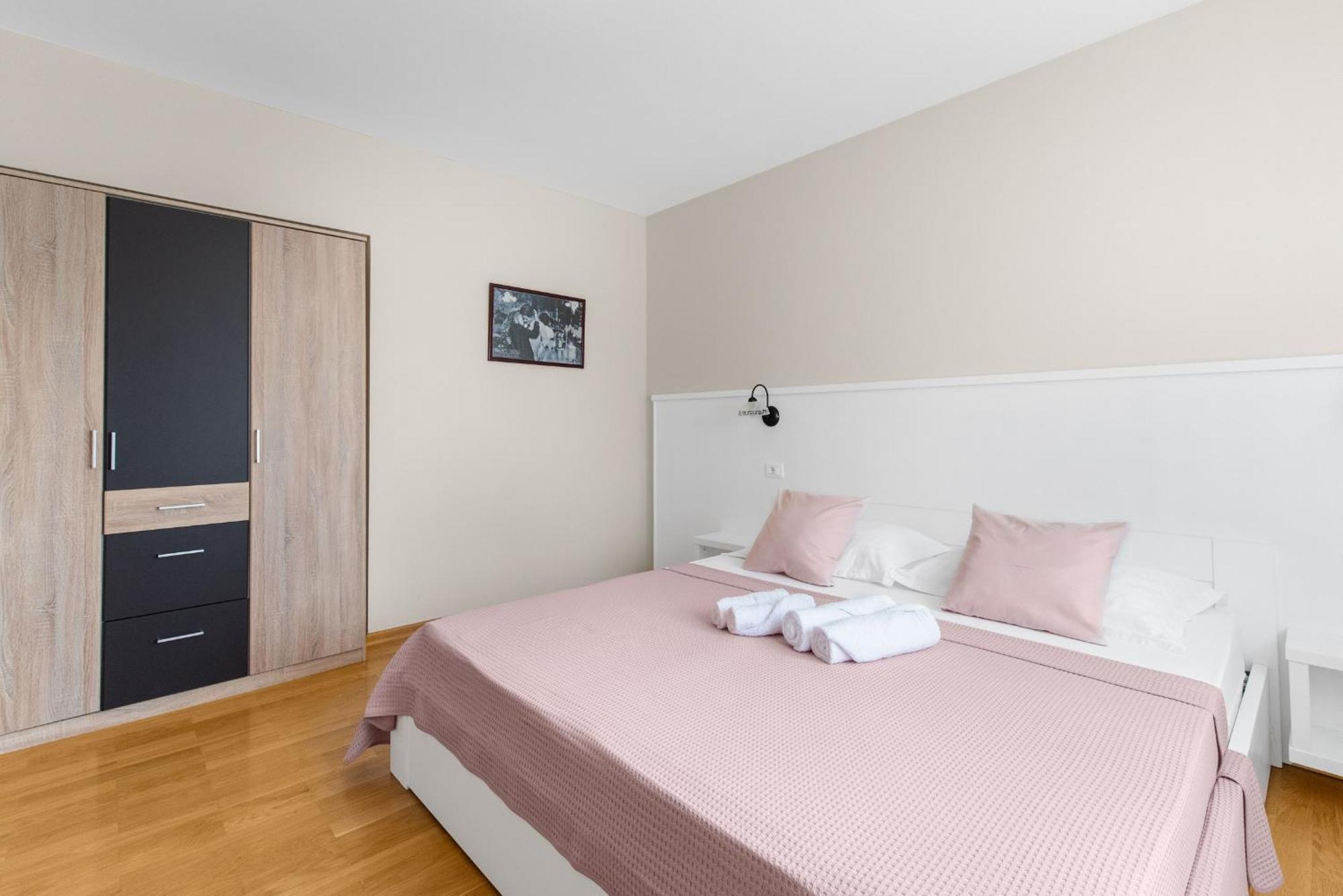 פורץ Villa Hope - Apartments With Shared Pool חדר תמונה