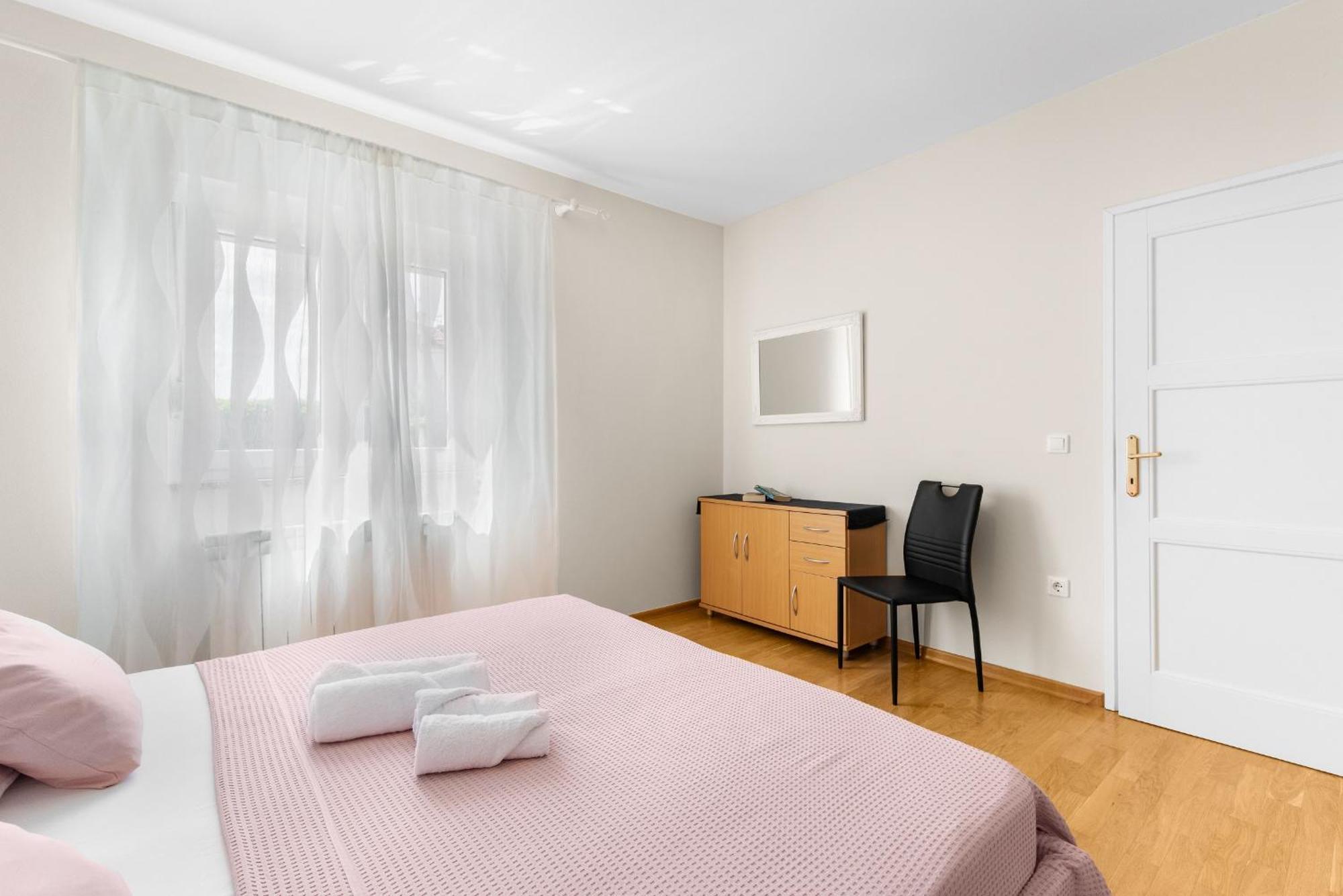 פורץ Villa Hope - Apartments With Shared Pool חדר תמונה